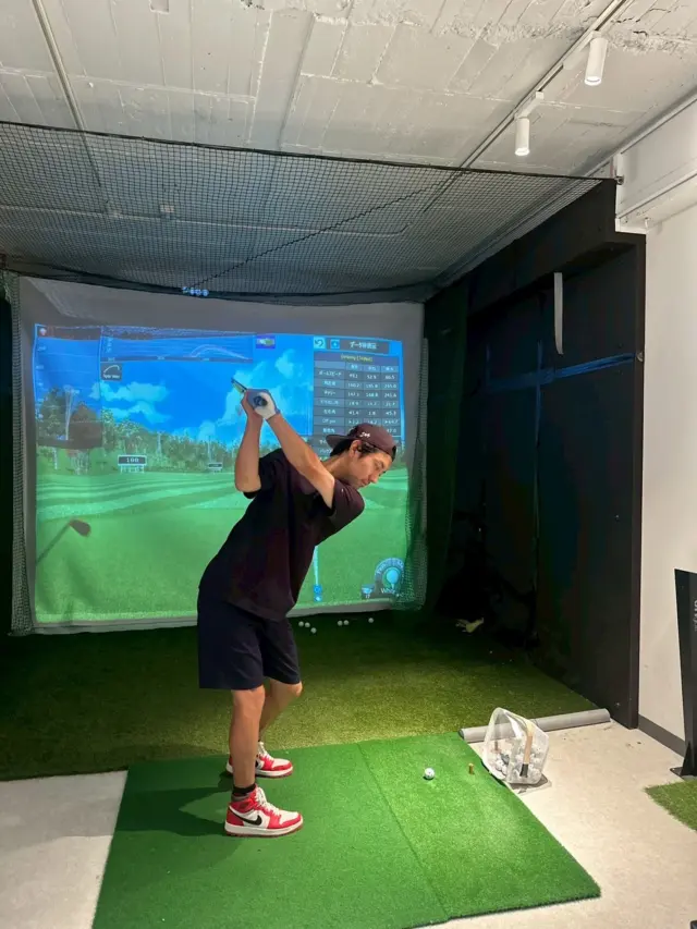 いつも @jorrplus_umeda をご利用いただきありがとうございます😊

upper：Nike AJ1 "Chicago"
sole：RED

JORR+repair shoesは、
ゴルフシーンだけでなく、練習や普段履きも可能。

かっこいいお写真ありがとうございます。

#JORRplus #jorrplusumeda #costumgolfshoes #shoesrepair #airjordan1 #vibramsoles #michelinsole #repairshoes